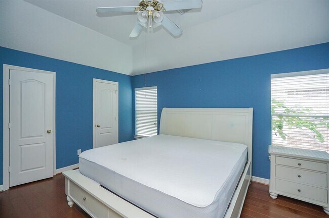 Building Photo - 5815 Coral Springs Ct