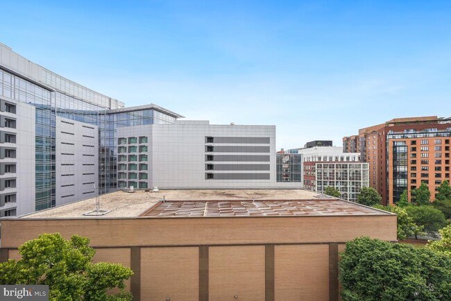 Building Photo - 1117 10th St NW