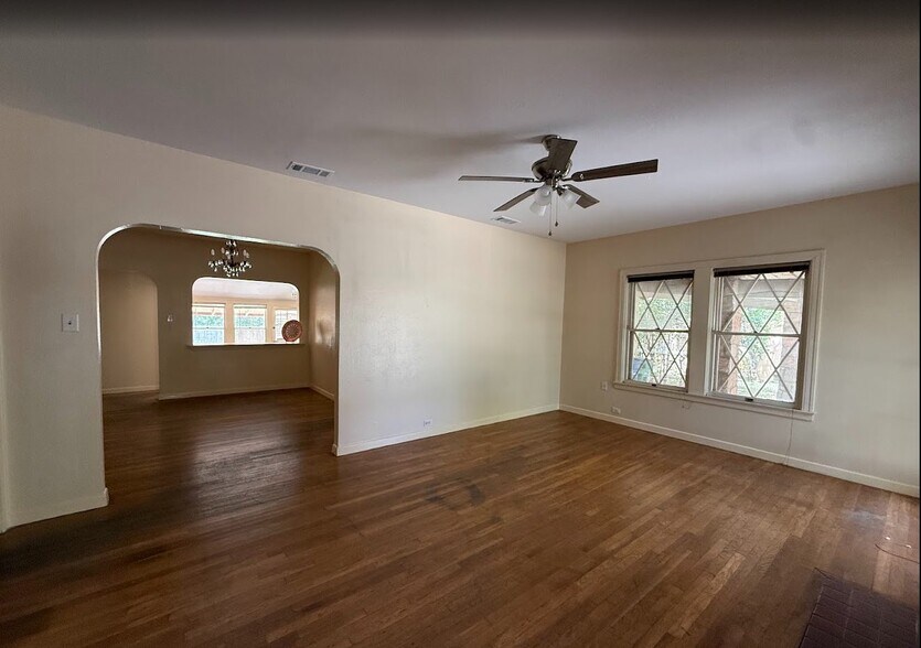 Building Photo - 244 W Hermosa