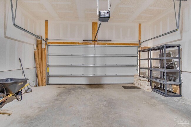 Building Photo - 4668 Red Oak Dr