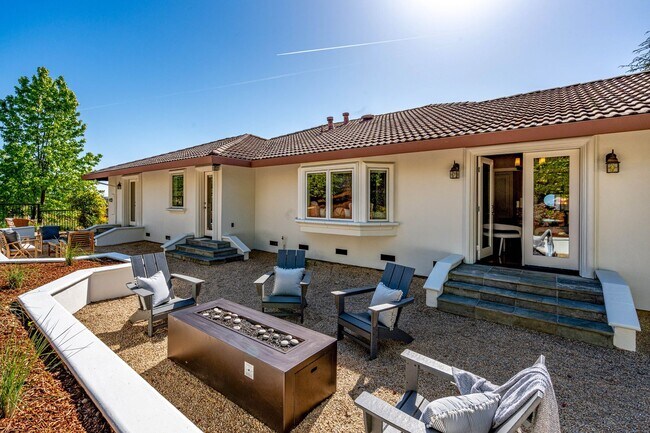 Building Photo - 4 Bedrooms, 3 Bathrooms, Cul-de-sac Location Near Silverado Country Club, Napa