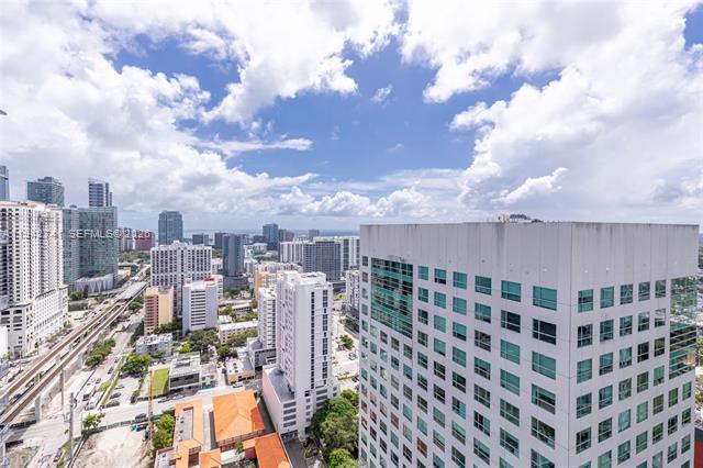 Building Photo - 690 SW 1st Ct