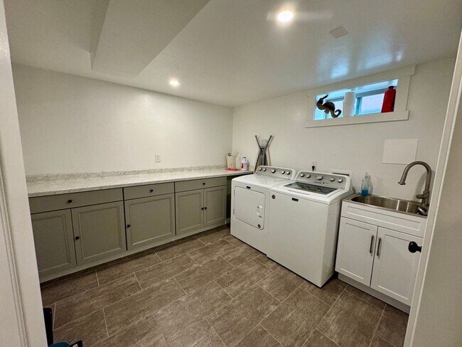 Building Photo - Beautiful Home in Downtown CDA