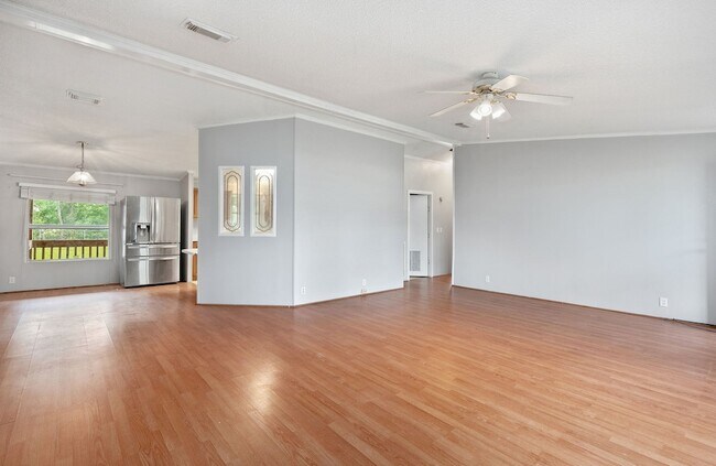 Building Photo - 5410 Carriage Trails Dr