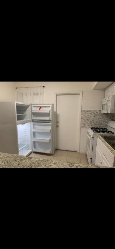 Building Photo - 401 SW 8th St