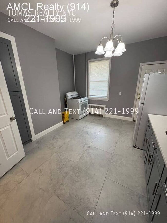 Building Photo - 109 Linden St