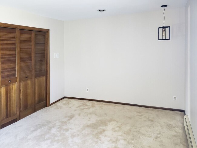 Building Photo - 6724 Rushmore Ct