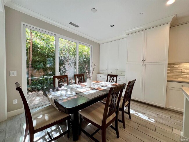 Building Photo - 60 Trotter