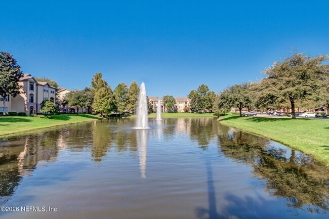 Building Photo - 7800 Point Meadows Dr