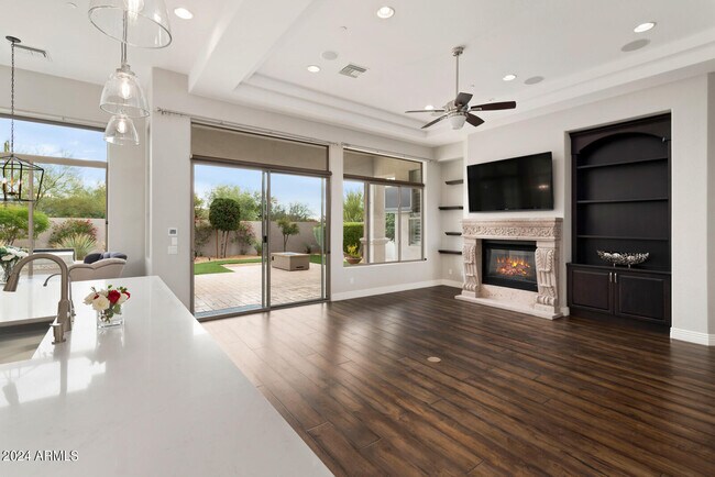 Building Photo - 9901 E Edgestone Dr