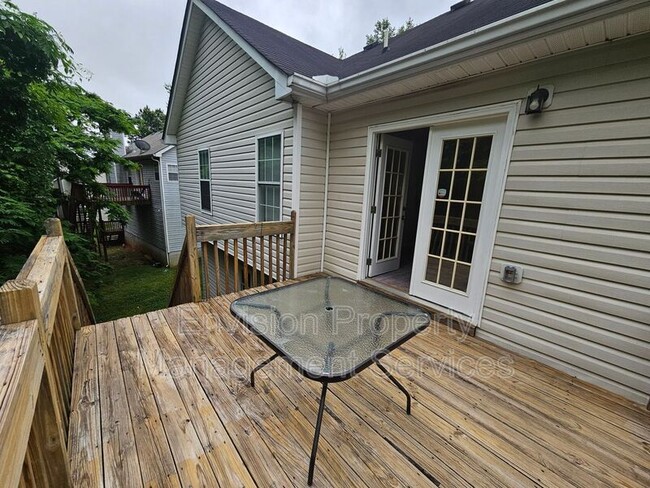 Building Photo - 10996 Knotty Pine Pl