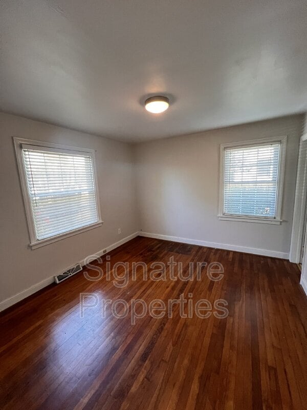 Building Photo - 1201 Foxcroft Rd