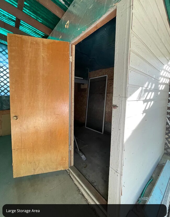 Building Photo - Charming 3 Bed / 1 Bath Home + In-Law Unit – Spacious & Flexible Living