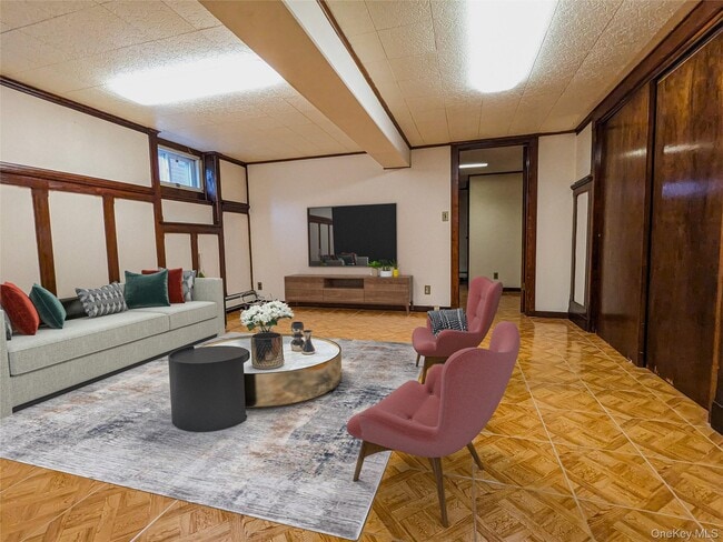 Building Photo - 68-28 Alderton St