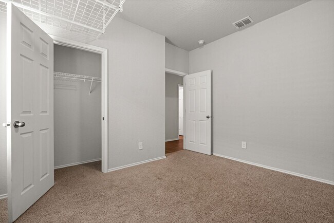 Building Photo - Charming 4-Bedroom Home in Elmendorf!