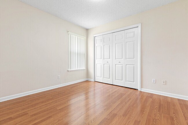 Building Photo - 5 Buffalo View Ln