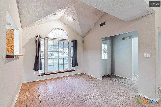 Building Photo - 1701 Century Oaks Dr