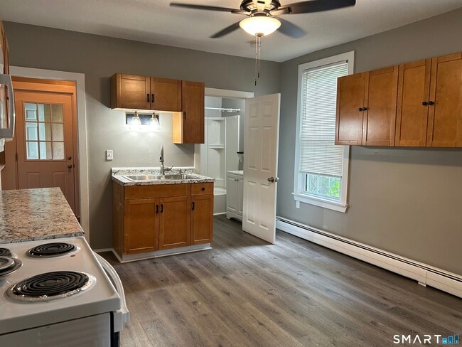 Building Photo - 58 Smith Ave