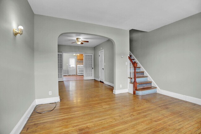 Building Photo - 434 Folcroft St