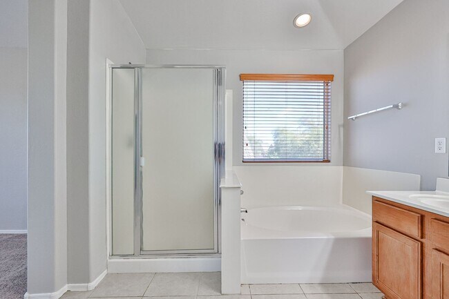 Building Photo - COMING SOON!! 3 bed 2.5 bath in most preferred Phoenix area