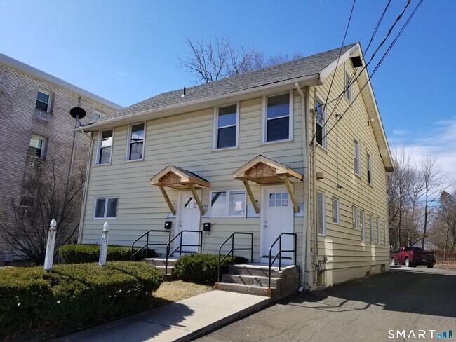 Building Photo - 736 Savin Ave