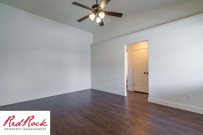 Building Photo - Spacious 3-Bed, 2-Bath Ivins Townhome – Do...
