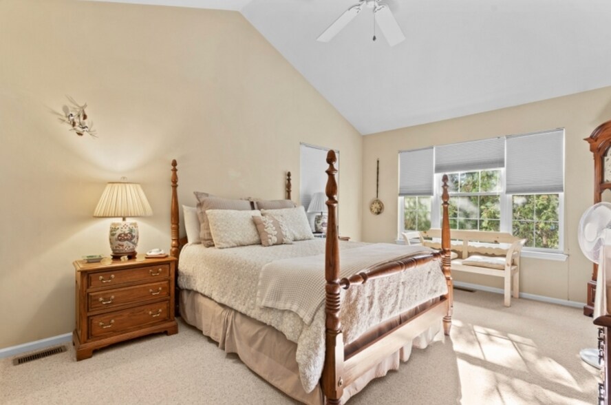 Building Photo - 14 Minuteman Ct