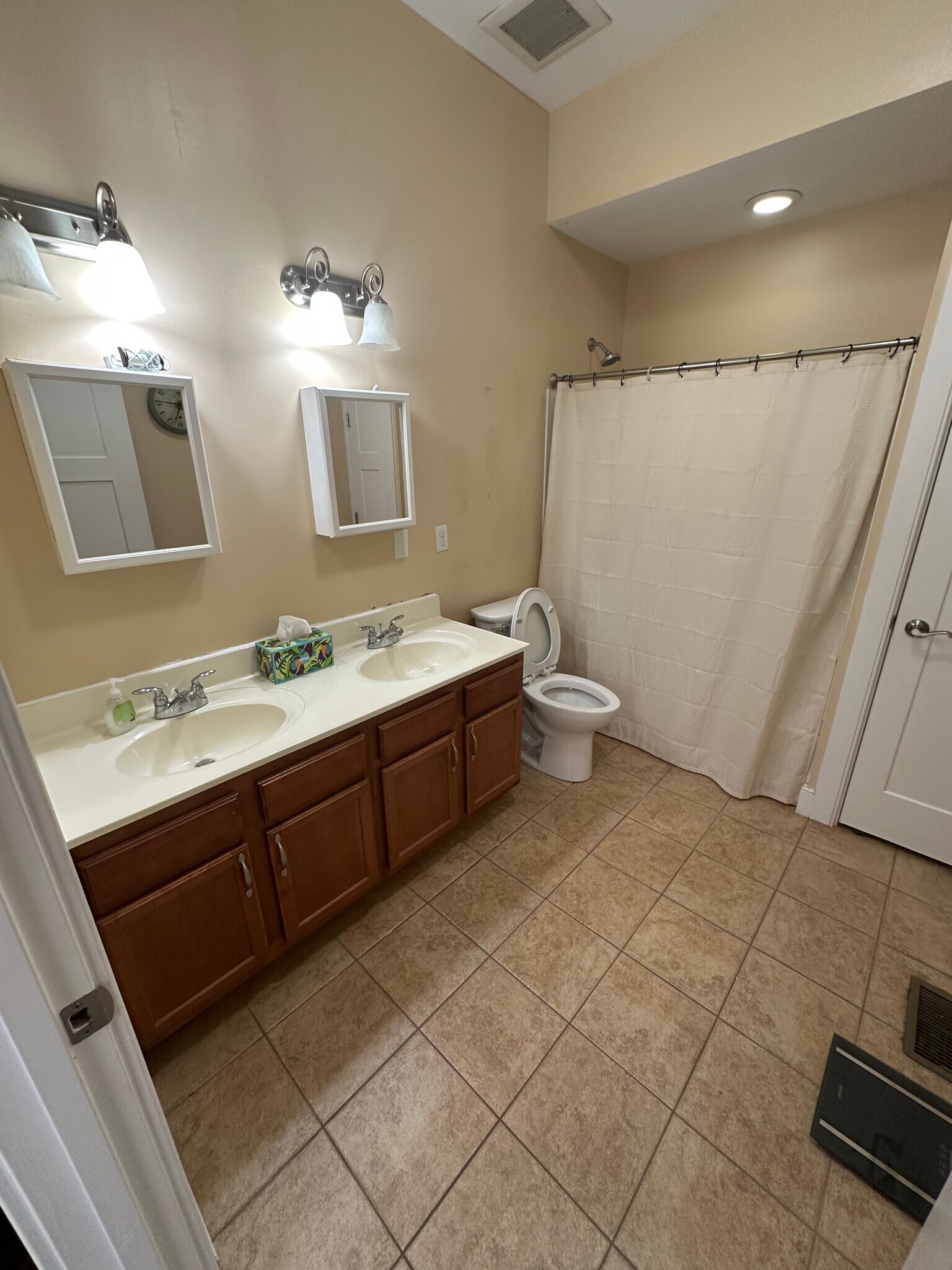 Master Bath - 2283 Loth St