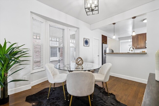 Building Photo - 3BR/2BA Wonderfully Updated Single Family Home---JUST GORGEOUS!  GAS, ELECTRIC, WATER, SEWER and ...