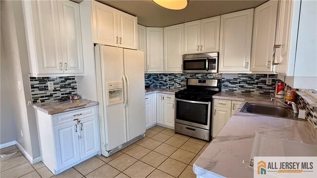 Building Photo - 1340 Roosevelt Ave