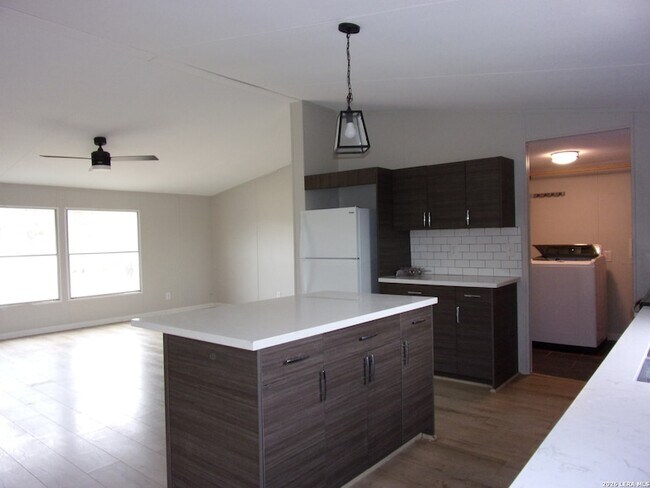 Building Photo - 360 Rangeland Rd