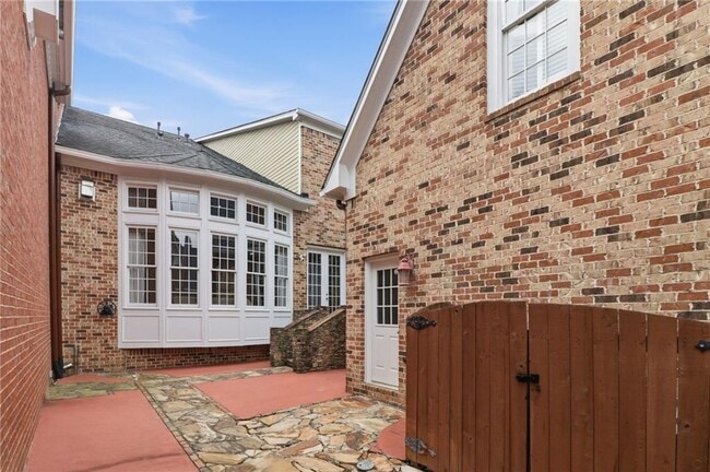 Building Photo - 4738 Ivy Ridge Dr SE