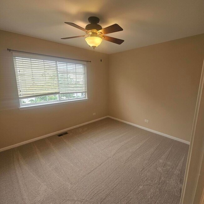 Building Photo - 6085 Delaney Dr