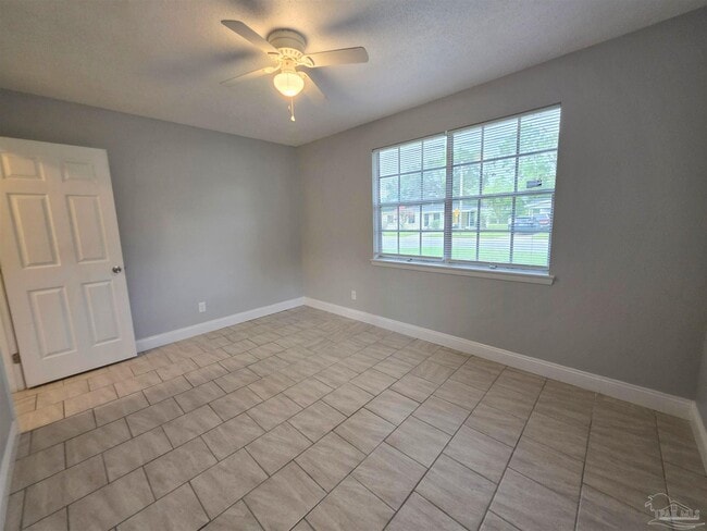 Building Photo - 6424 Dunbar Rd