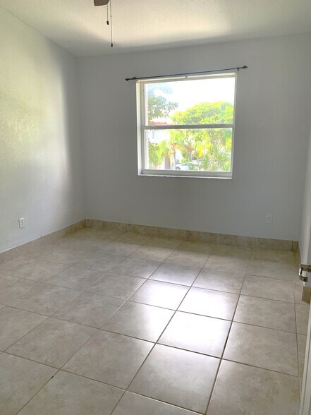 Building Photo - 20758 SW 83rd Ave