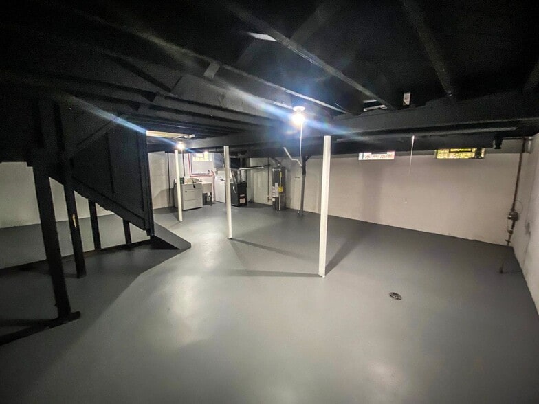 Building Photo - This beautifully updated 3-bedroom, 1-bath single-family home is ready for move-in!