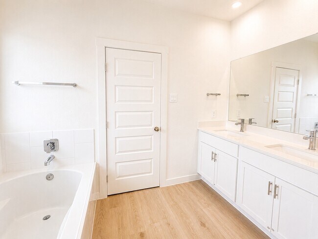 Building Photo - 7807 Acqua Pulita Ln
