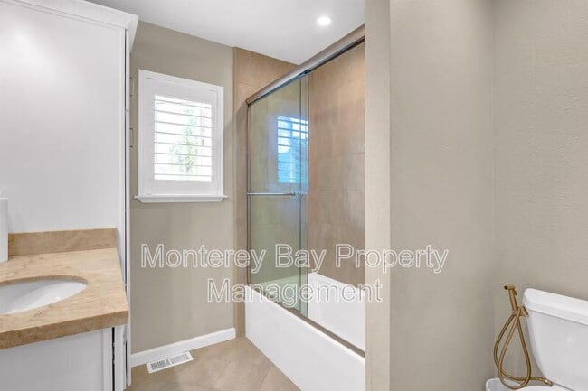 Building Photo - 1137 Mescal St