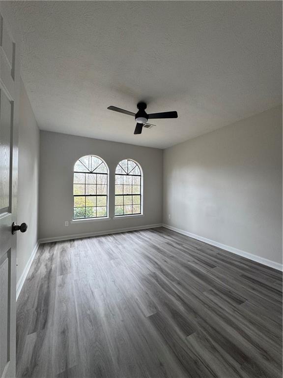 Building Photo - 3821 River Rd