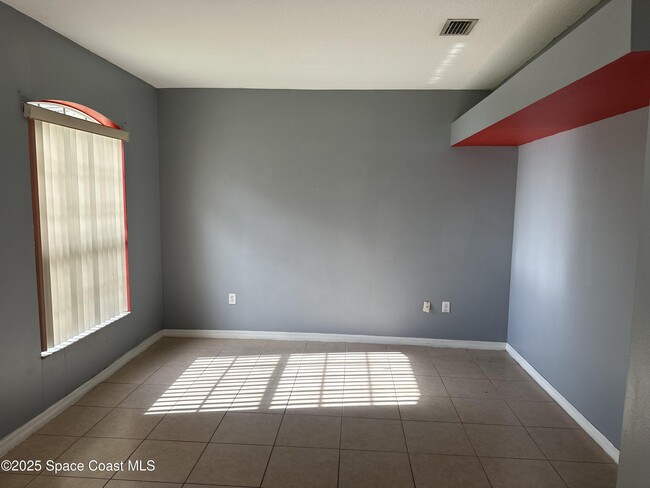 Building Photo - 150 Hillock Ave NW