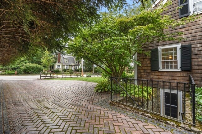Building Photo - 1308 Walnut St