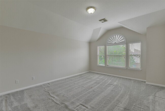 Building Photo - 15707 Sandisfield Ln