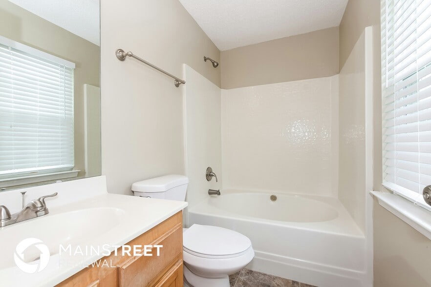 Building Photo - 13031 Planters Row Dr