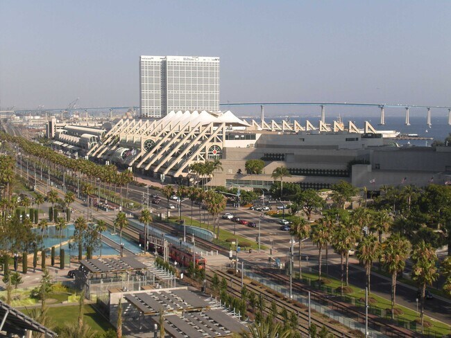 Primary Photo - 500 W Harbor Dr