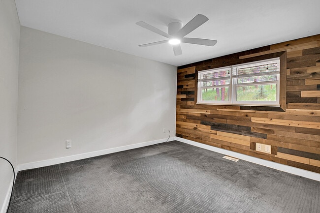 Building Photo - 5237 S Olive Rd