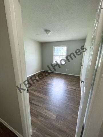 Building Photo - 6 E McKellar Ave