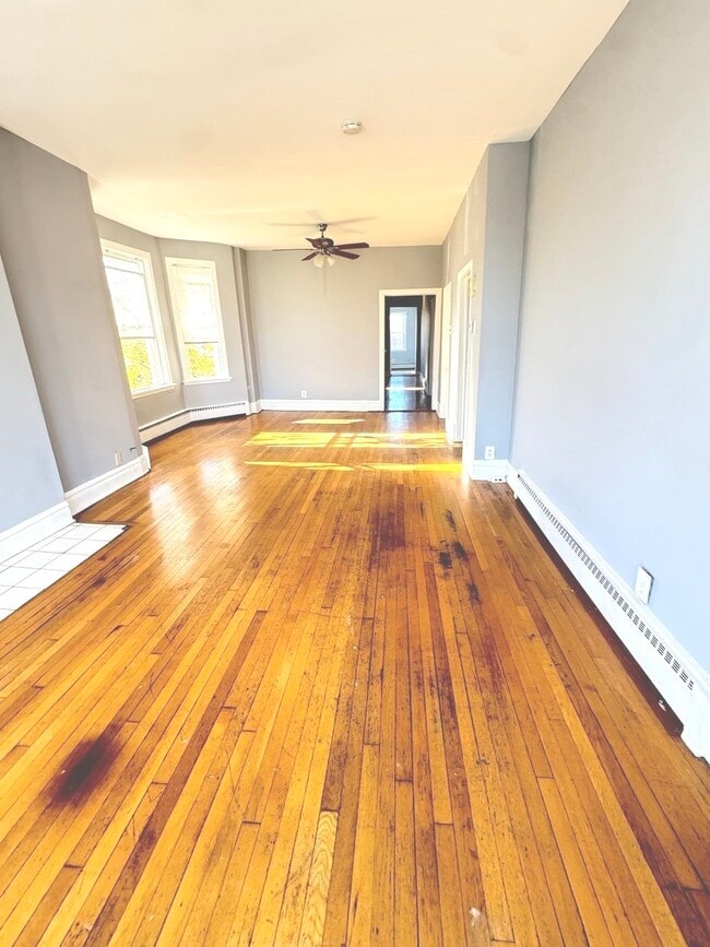 Building Photo - 511 N Taylor Ave