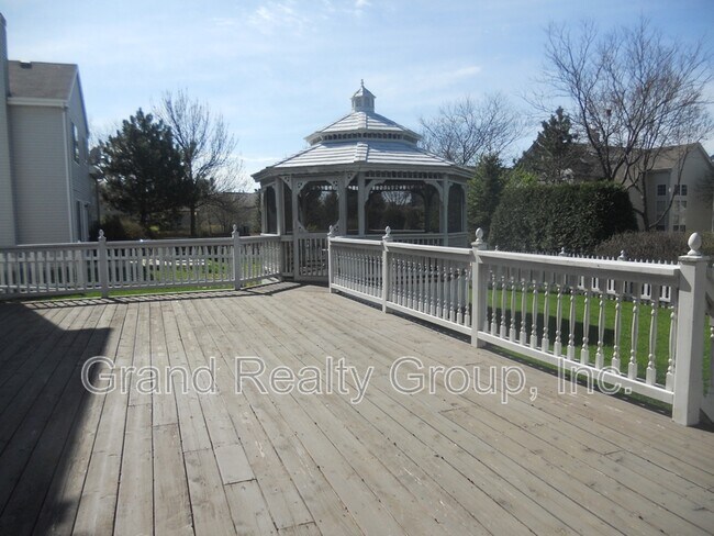 Building Photo - 217 Lexington Ct