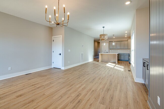 Building Photo - 4 Bedroom Rental in The Nations!