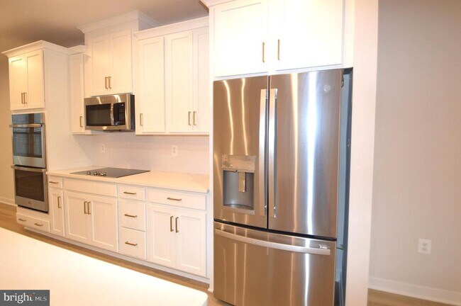 Building Photo - 13651 Innovation Station Lp